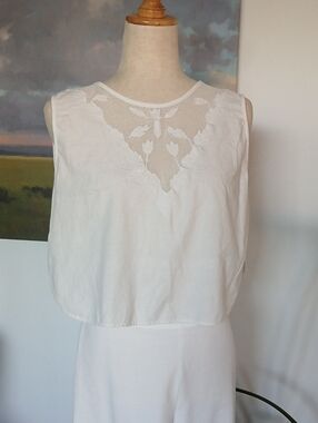 Perfect Boxy White Cotton Sleeveless White Lace Yoke Crop Top
